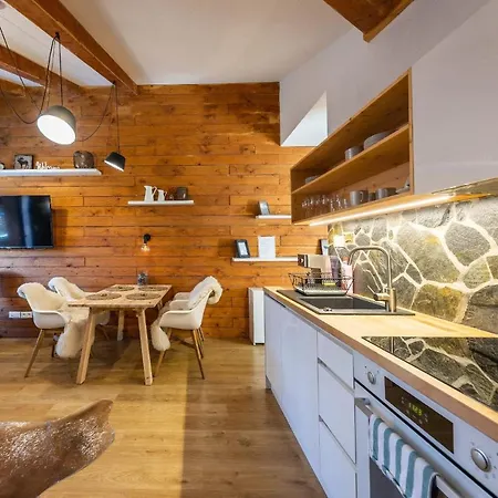 Apartment Lucnica *