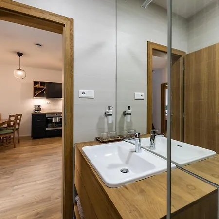Lucnica Apartman Tále